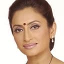 Navni Parihar als Mrs. Joshi