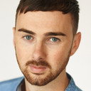 Charlie Quirke als Travis Stubbs