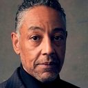 Giancarlo Esposito als Roberto Vega