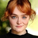 Leah Byrne als Helen (Crying Girl)