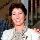 Kristine Arras als Housekeeper