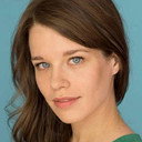 Imogen Haworth als Nin Paradise