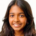 Maya Eva Hosein als Rekha