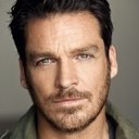 Bart Johnson als Henry