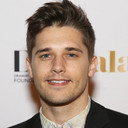 Andy Mientus als James Finley