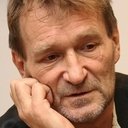 György Cserhalmi als Öltönyös