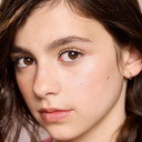 Elodie Kreys als Young Lauren