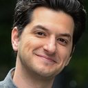 Ben Schwartz als Ted