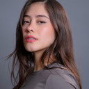 Daira Mendoza als Nadia