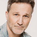 Breckin Meyer als Greg Randazzo