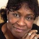 Isabell O'Connor als Mrs. Bostick, 'Medieval World' Owner