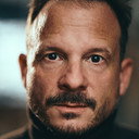 Neil Cole als Racing Instructor