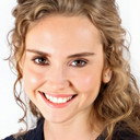 Cansu Türedi als Necla