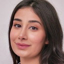 Rojina Esmaeili als Negin