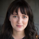 Tara Shayne als October