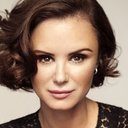 Keegan Connor Tracy als Elizabeth Parsons