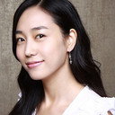 Ha Si-eun als Lee Sun-young (Chul-woong's wife)