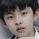 張恩碩 als Qin Xiaonan