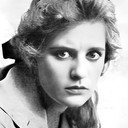 Marie Walcamp als Billie