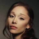 Ariana Grande als Amanda Benson