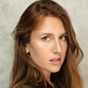 Rebecca Baker als Elle