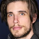 John Zdrojeski als Major Dan Stevens