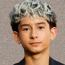 Elias Janssen als Elliot (voice)