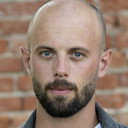 Luca Fontaine als Burns