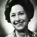 Eirini Koumarianou als Kostas' mother