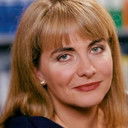 Julia St. John als Diane Niarchos