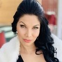 Crystal Santos als Coven Witch