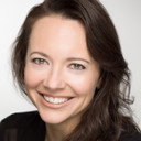 Haley Talbot als Receptionist