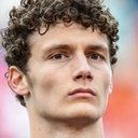 Benjamin Pavard als Self