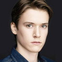 Everett Andres als Miles Walker