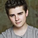 Dylan Everett als Boney Labue