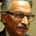 Ardhendu Banerjee als Subir Banerjee (Old)