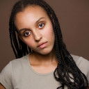 Julia Weston als Teen Girl at Mall (uncredited)