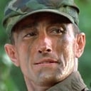 Richard Chaves als Army Lieutenant