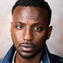 Cedric Benjamin als NYPD Officer
