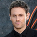 Charlie Vickers als Halbrand