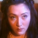Yolinda Yan Choh-Sin als Lotus Wong