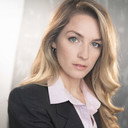 Bonnie Jean Tyer als Holly