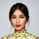 Gemma Chan als Bess of Hardwick