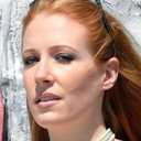 Jenna West als Female Sacrifice