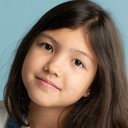 Eloise Peyrot als Tinya Seeger