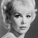 Stella Stevens als Elizabeth Chappel