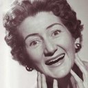 Fran Ryan als Dowager in Cab