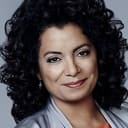 Michaela Pereira als News Anchor