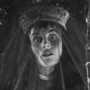 Jeannie Stevens als The Black Ghost