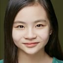 Emma Hong als Foster Sibling